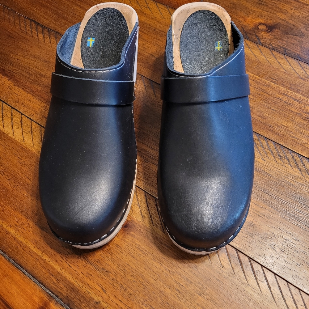 BJORK brand open back Sweedish comfort shoe